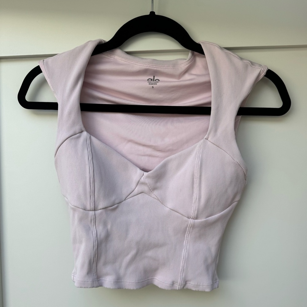 Alo Yoga Ribbed Sweetheart Short Sleeve Top